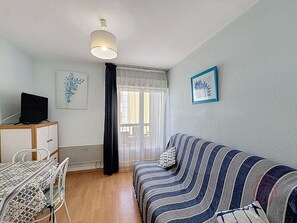 TV - Studio, pets allowed, balcony - 2 guests (Lamalou-les-Bains)