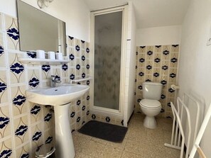 Bathroom - Family home for 6 by the pond with parking (Le Barcarès)