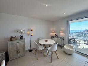 Dining - Bright apartment, beach view - 5 guests (Port-la-Nouvelle)