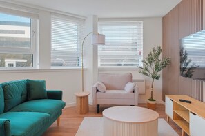 Smart TV - City Point Aberdeen by Guestz (Aberdeen)