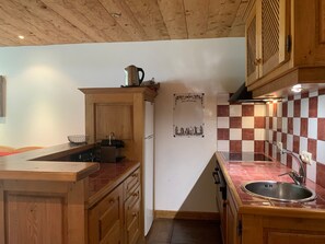 Coffee/tea maker, fridge, microwave, oven - Apartment on slopes, 8 guests (Pra-Loup)