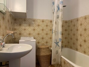 Bathroom - Charming, quiet apartment - 4 guests (Barcelonnette)
