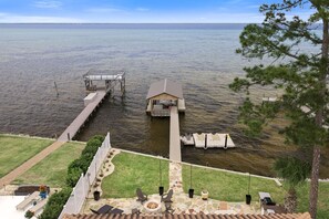 House | 3 bedrooms, Internet - Waterfront Home w Private Dock Hot Tub Fire Pit (Miramar Beach)
