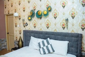 1 bedroom, iron/ironing board, WiFi, bed sheets - Modern Comfort & Tranquil Stay - Perfect for Families & Relaxation (Koforidua)