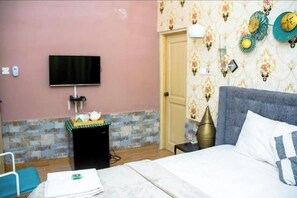 1 habitación, tabla de planchar con plancha, wifi y ropa de cama 