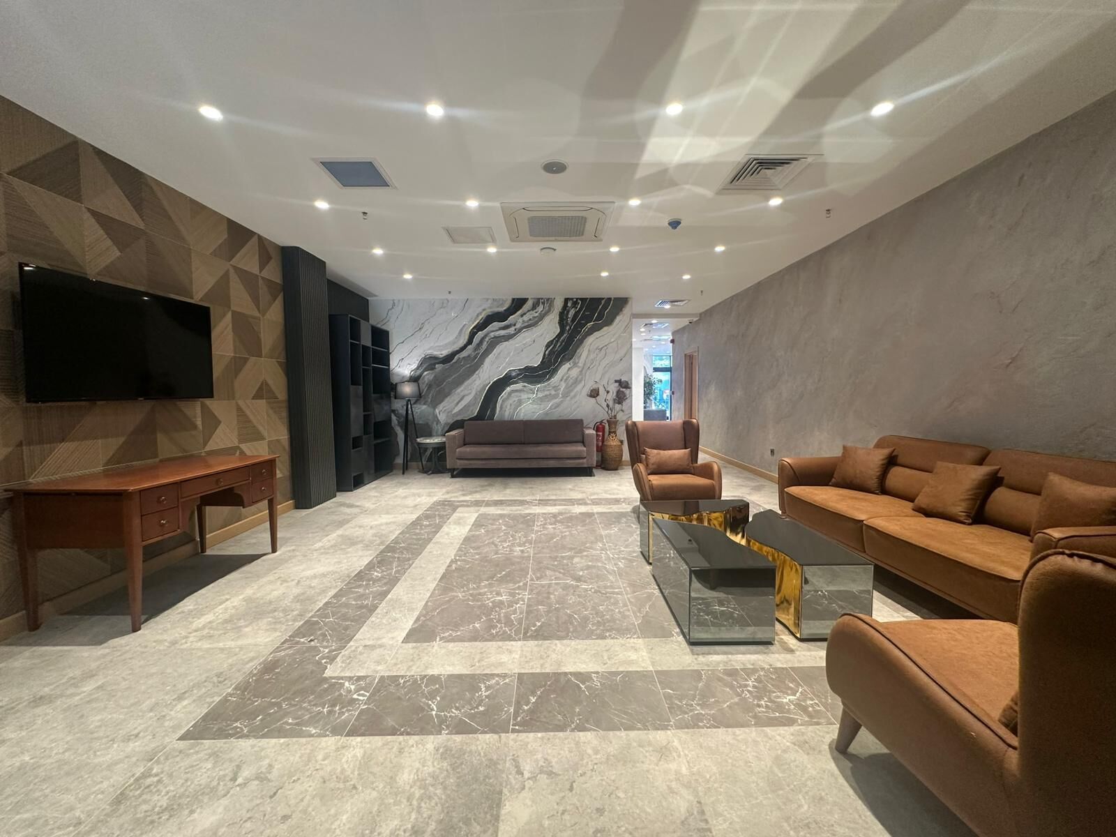 Lobby lounge