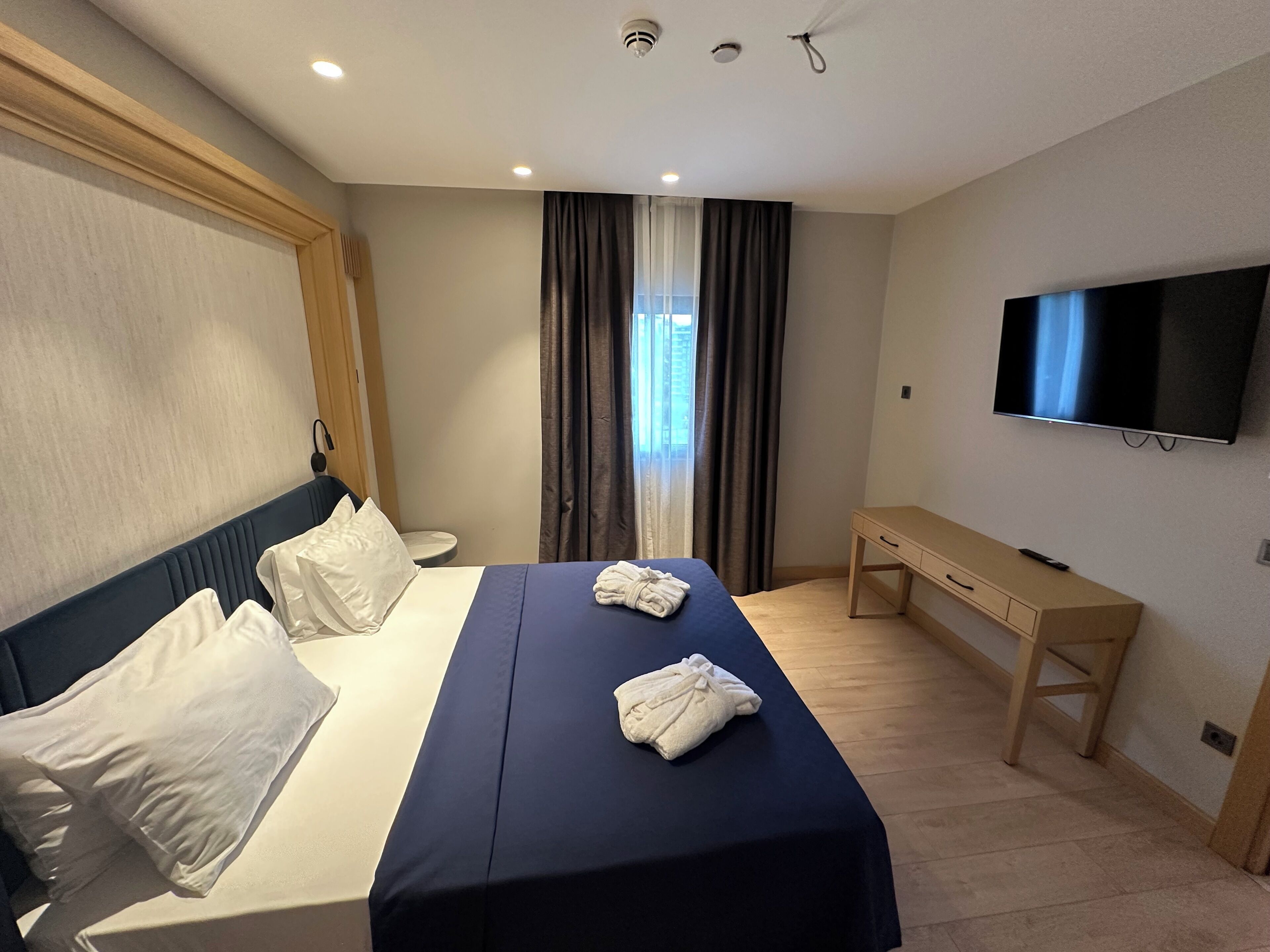 Royal-Suite | Schreibtisch, laptopgeeigneter Arbeitsplatz, kostenloses WLAN
