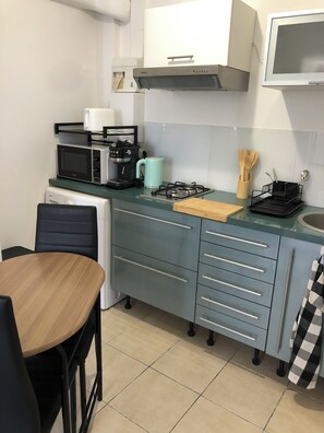 Private kitchen - Vrbo Property (Talence)