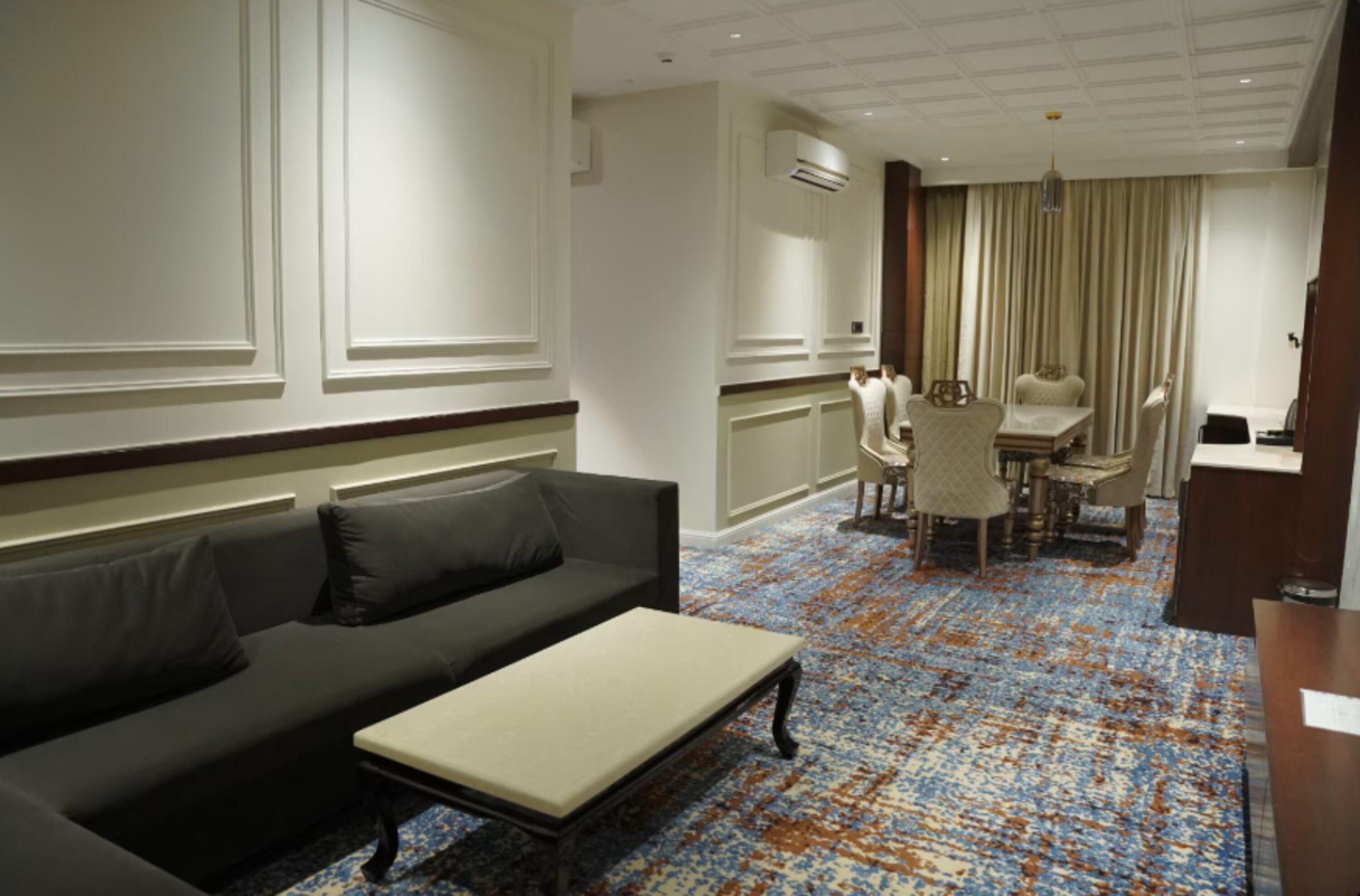 Executive Double Room, City View | Meja, Wi-fi percuma 