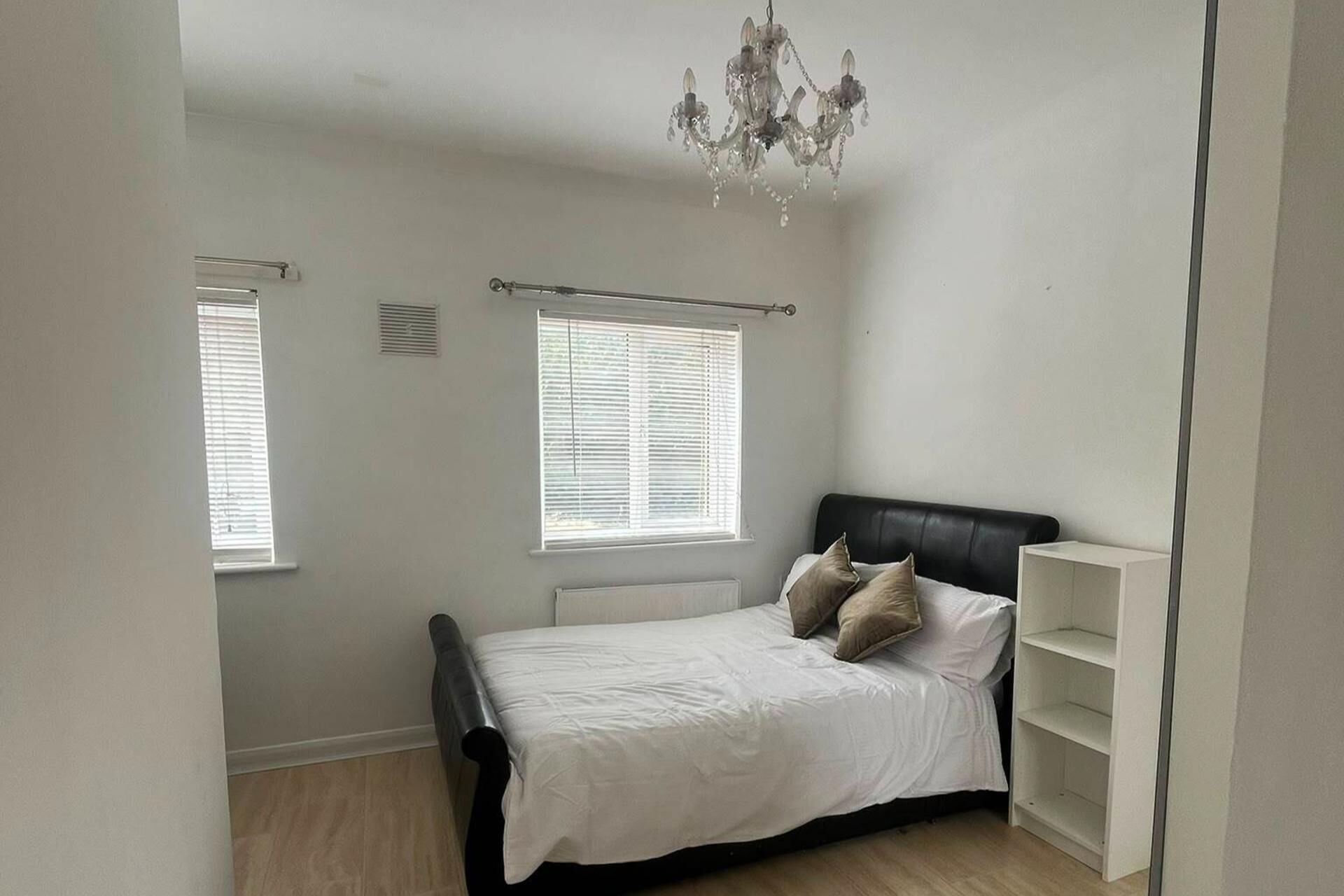 2 bedrooms, iron/ironing board, bed sheets