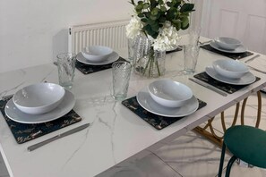 Dining - Beautiful London City Home (London)