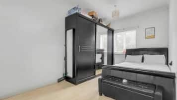 4 bedrooms, iron/ironing board, free wired Internet, bed sheets