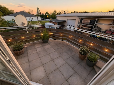 Terrace/patio. Apartment 'Control Suites Og Rechts' with Private Terrace and Wi-Fi