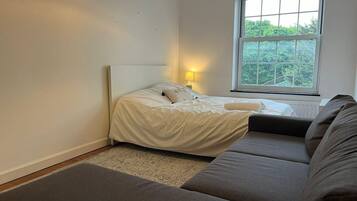 4 chambres, fer et planche à repasser, Wi-Fi gratuit, draps fournis