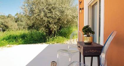 A holiday one bedroom home with all modern amenities, sun terrace and garden.