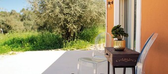 A holiday one bedroom home with all modern amenities, sun terrace and garden.