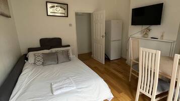 2 habitaciones, tabla de planchar con plancha y wifi gratis