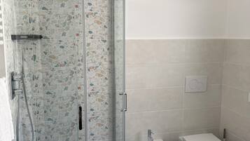 Haartrockner, Seife, Toilettenpapier