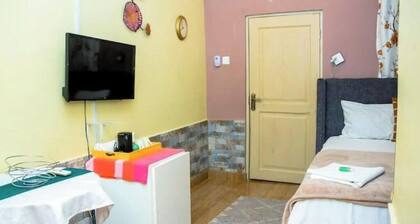 Home Away From Home - Calm & Stylish Retreat for a Relaxing Stay