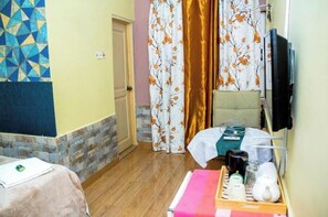 1 habitación, tabla de planchar con plancha, wifi y ropa de cama
