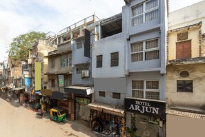 Exterior - Newly Built Hotel Arjun (New Delhi)