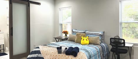 1 habitación, tabla de planchar con plancha, wifi y ropa de cama
