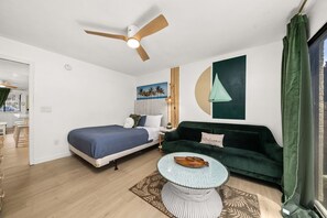 Day bedroom - Relax Patio Canal View Ocean Pool & Clubhouse, 11 pools, pickle ball, gym, mini golf (Panama City Beach)