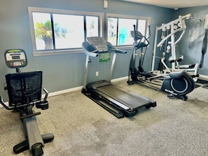 Fitness facility - Relax Patio Canal View Ocean Pool & Clubhouse, 11 pools, pickle ball, gym, mini golf (Panama City Beach)