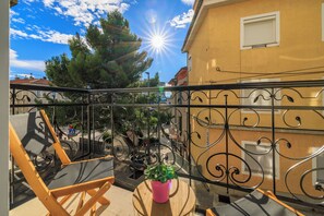 Property grounds - Vacation apartment in the center of Crikvenica (Crikvenica)