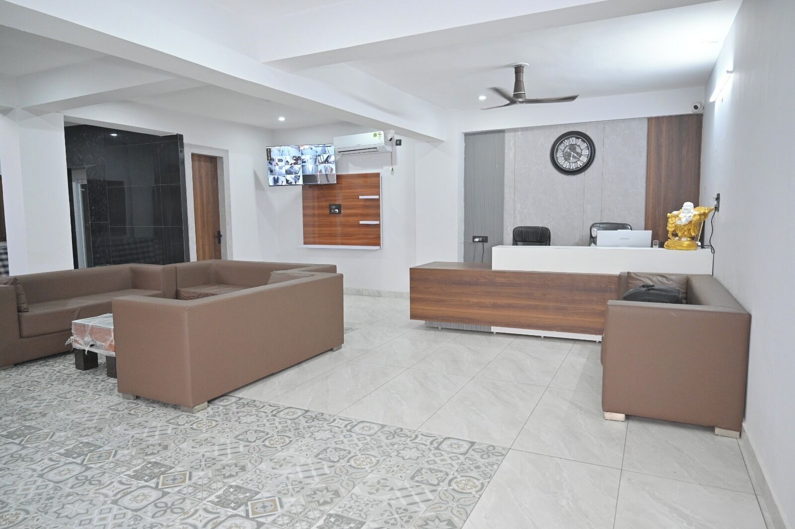 Deluxe Double Room, City View | Lobby