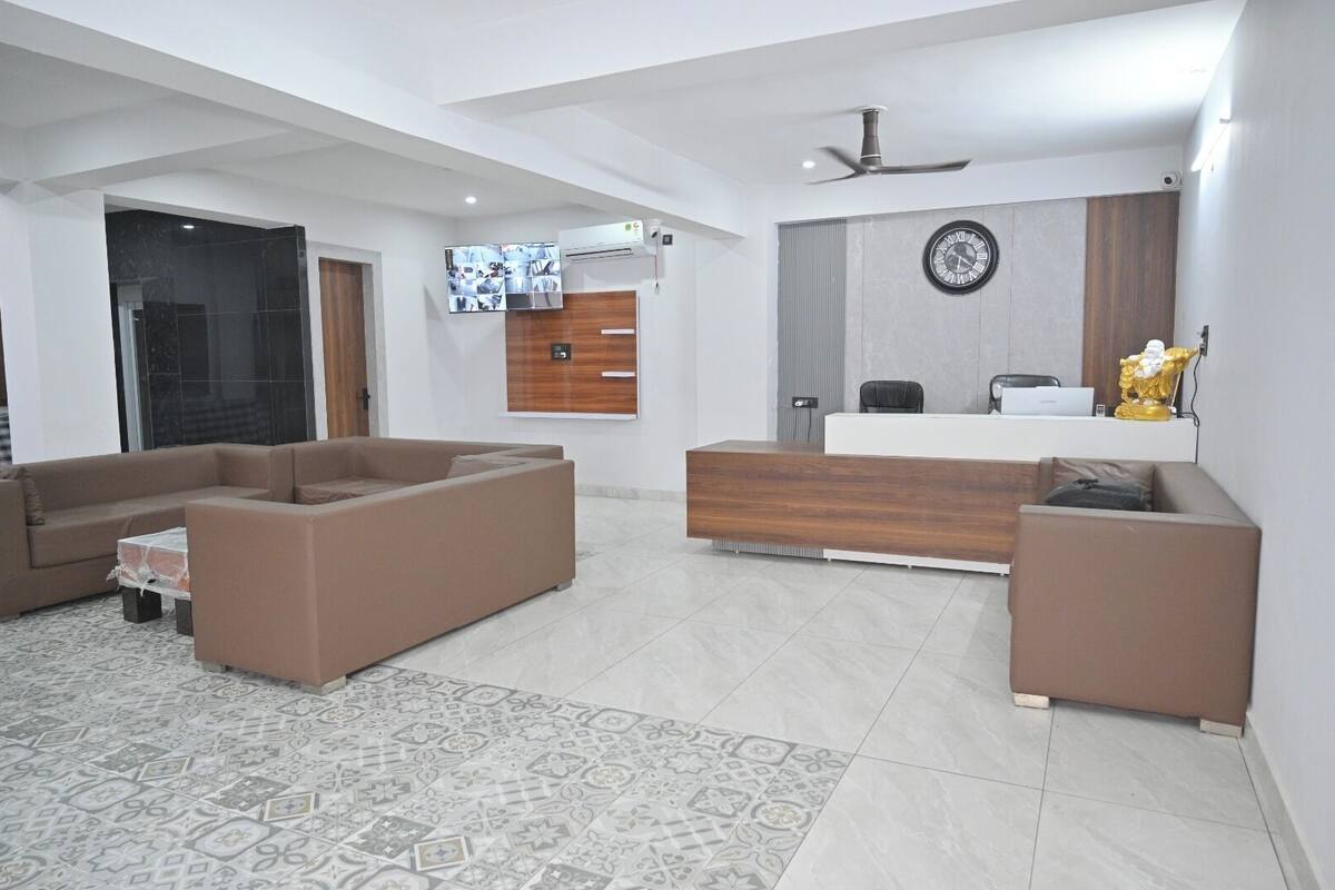 Deluxe Double Room, City View | Lobi
