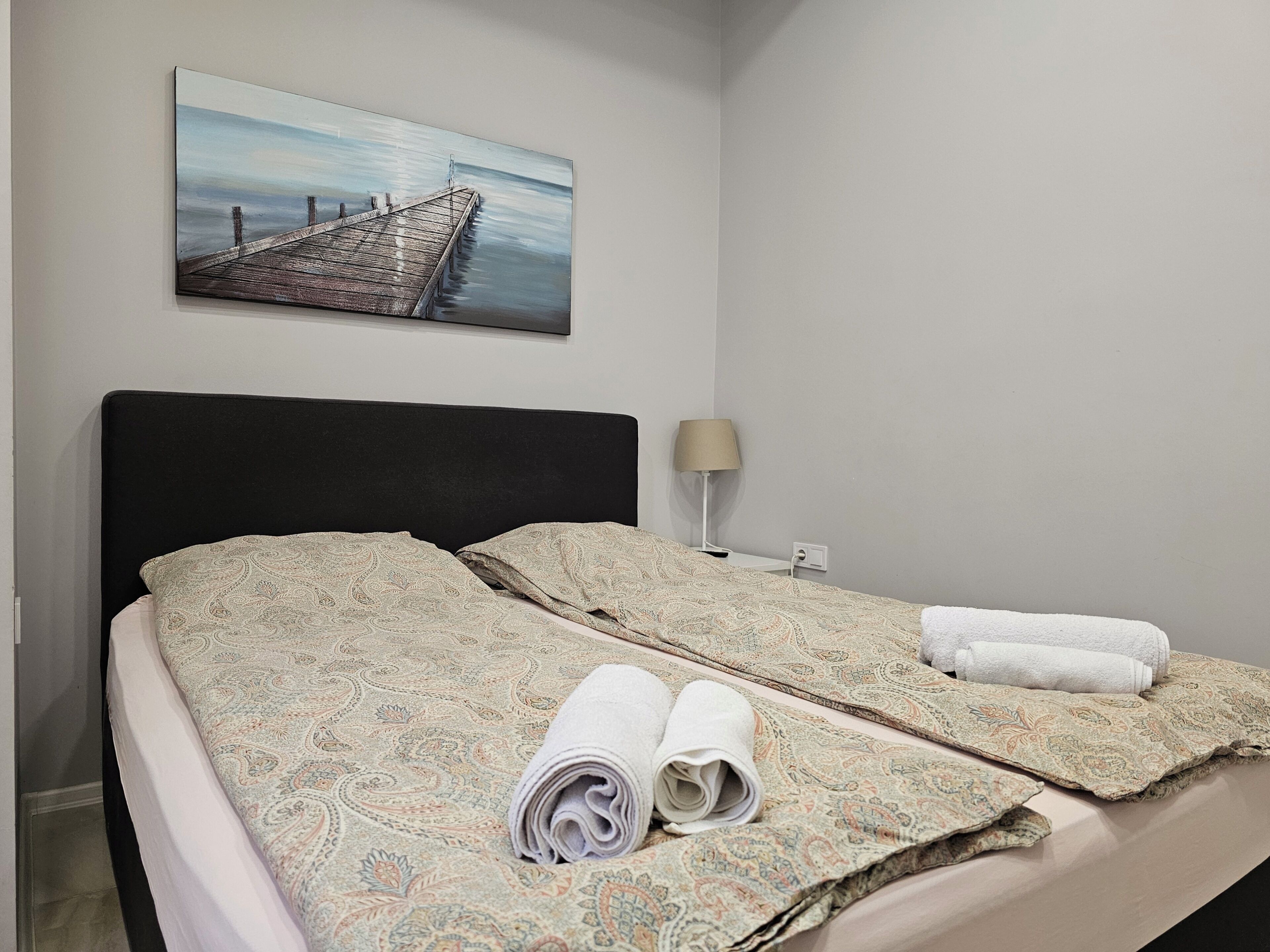 1 habitación, tabla de planchar con plancha, wifi y ropa de cama 