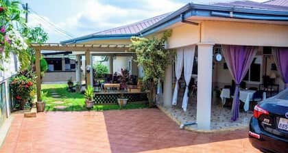Bright, Cheerful & Dreamy Stay in a Central Location