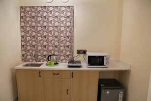 Deluxe Studio, City View | Private kitchen - LUMIS STUDIO APARTMENT (Hyderabad)