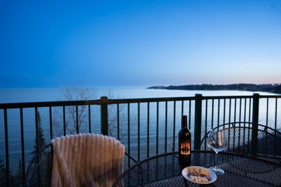 Two Harbors Superior Lakefront 2BR Retreat | Pool | Hot Tub & Sauna | EV Charger