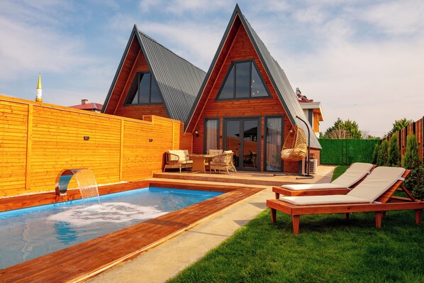 Deluxe Bungalow, Pool View | Pool