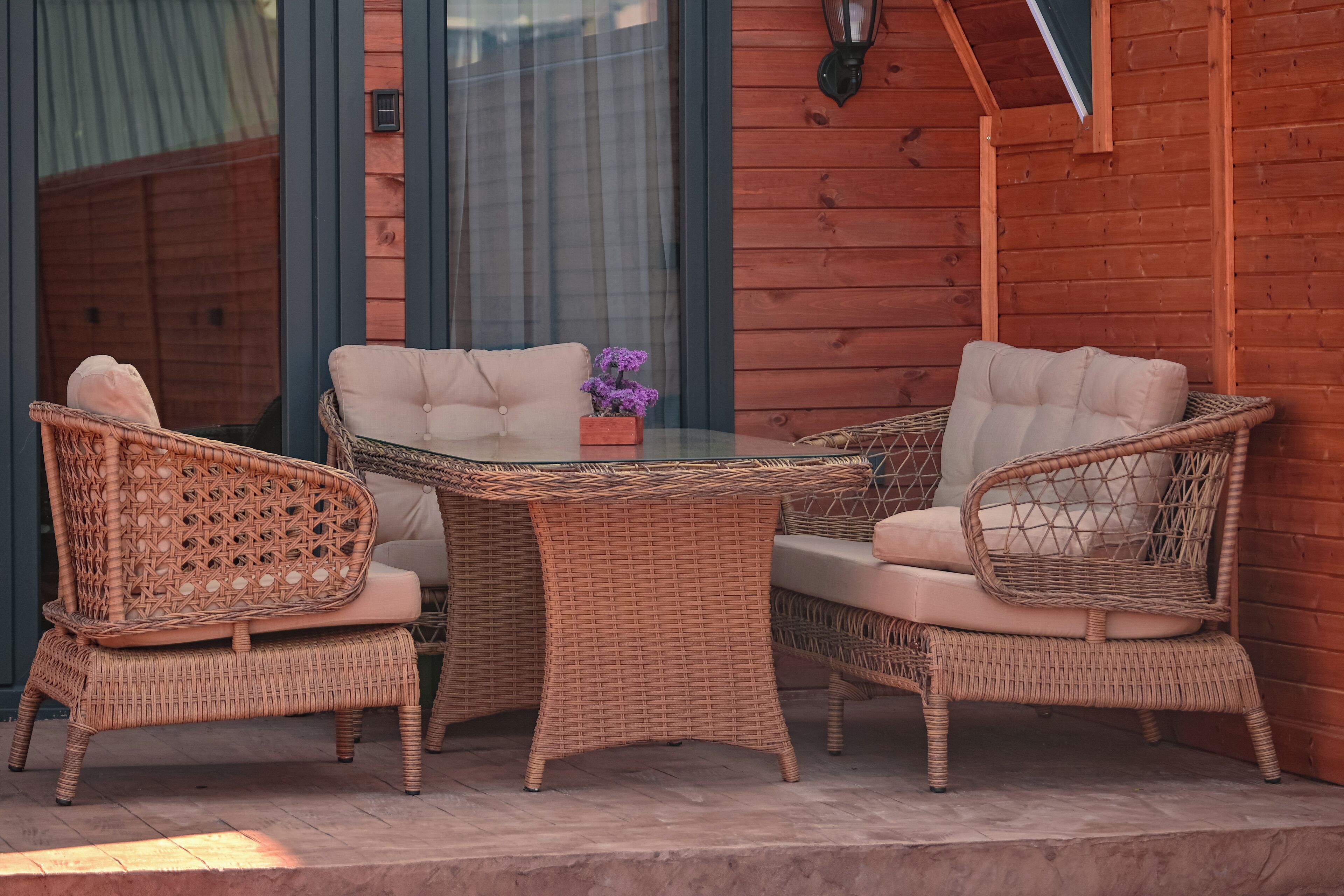 Deluxe Bungalow, Pool View | Outdoor dining