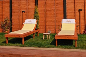 Deluxe Bungalow, Pool View | Property grounds