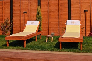 Deluxe Bungalow, Pool View | Property grounds