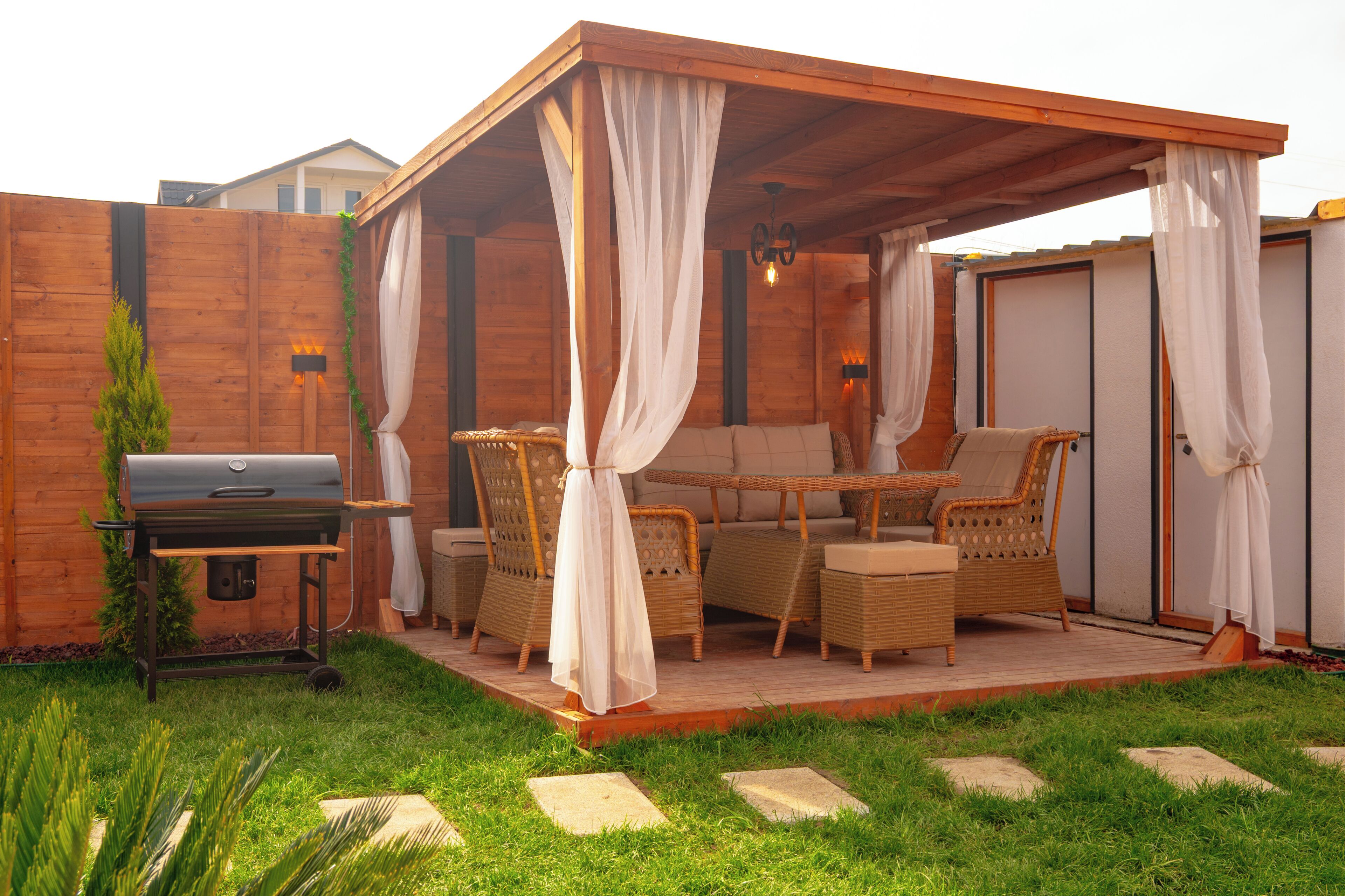 Bungalow Deluxe, vue sur la piscine | Restauration en plein air