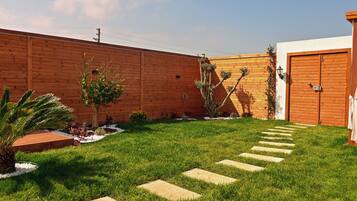 Deluxe Bungalow, Pool View | Property grounds