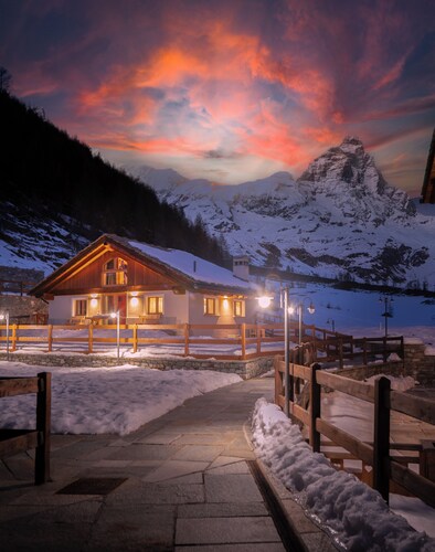 Exclusive chalet with sun terraces and glorious views of the Matterhorn mountain