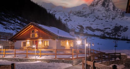 Exclusive chalet with sun terraces and glorious views of the Matterhorn mountain