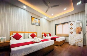 Family Room | Free WiFi - Hotel Nutan Ashray – 200 Mtr From Prem Mandir (Vrindavan)