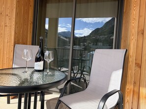 Outdoor dining - Les Cimes B202, Briançon (Briançon)