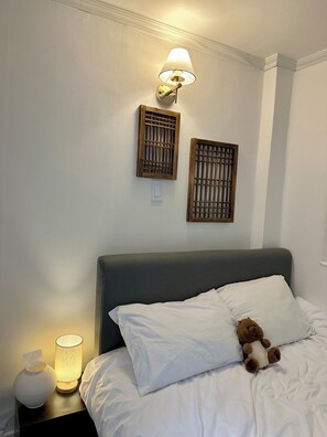 1 habitación, tabla de planchar con plancha, wifi y ropa de cama 