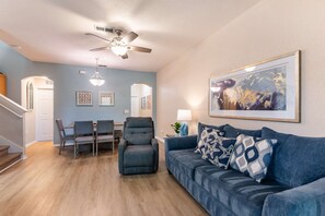 3 bedrooms, Internet - Family Villa w Lazy River Near Disney (Davenport)