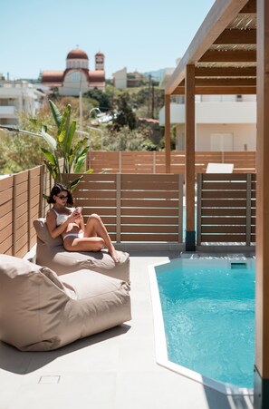 Outdoor pool, a heated pool - Premium Seaview Suite with Heated Pool and Private Parking (Rethymno Town)