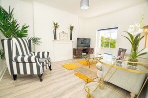 Living area - The Residence by Guestz (Cheltenham)