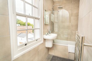 Towels, toilet paper - The Residence by Guestz (Cheltenham)